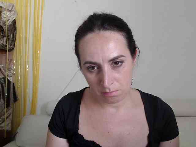 Modella: UWillMarryMyAss