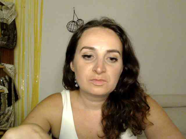 Modella: UWillMarryMyAss