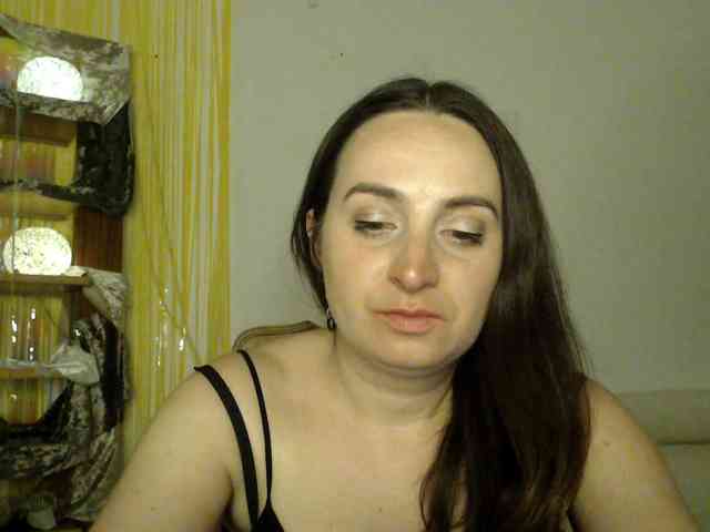 Modella: UWillMarryMyAss