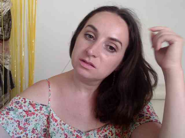 Modella: UWillMarryMyAss