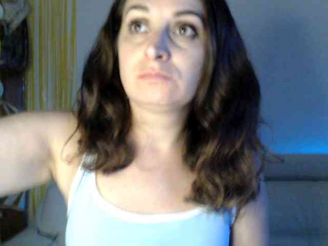 Modella: UWillMarryMyAss