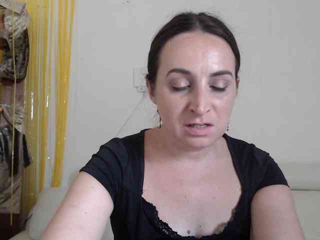 Modella: UWillMarryMyAss