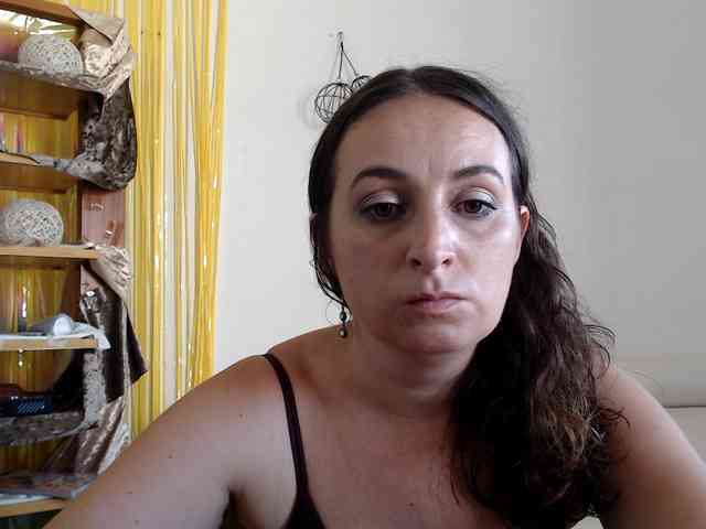 Modella: UWillMarryMyAss