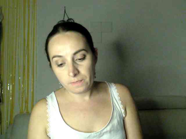 Modella: UWillMarryMyAss