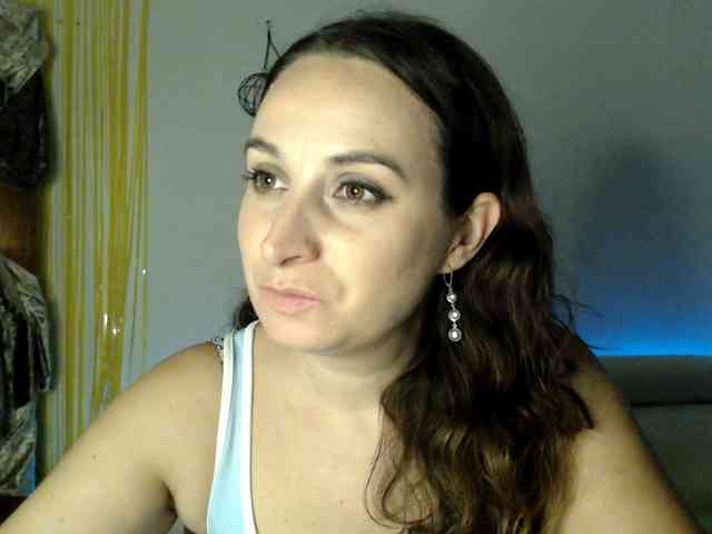 Modella: UWillMarryMyAss