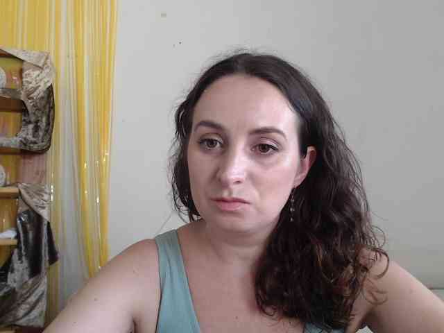 Modella: UWillMarryMyAss