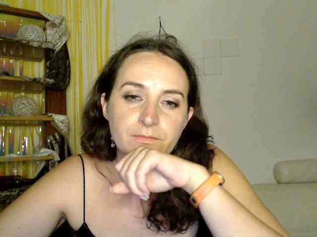 Modella: UWillMarryMyAss