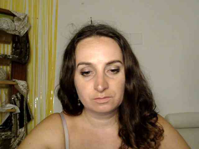 Modella: UWillMarryMyAss