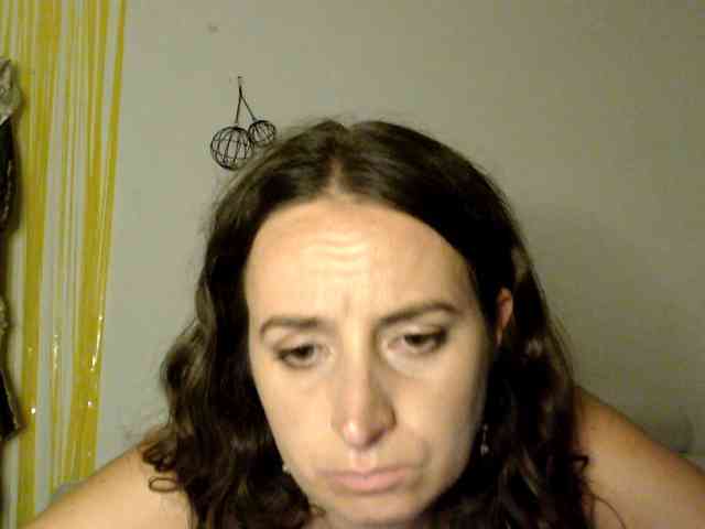 Modella: UWillMarryMyAss