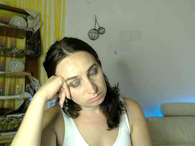 Modella: UWillMarryMyAss
