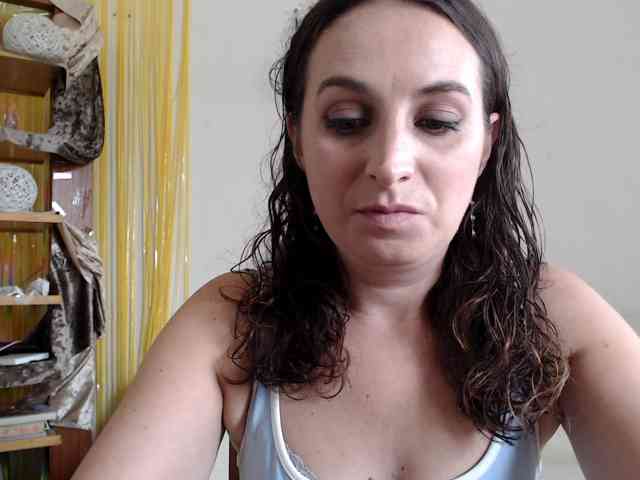 Modella: UWillMarryMyAss