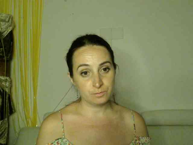 Modella: UWillMarryMyAss