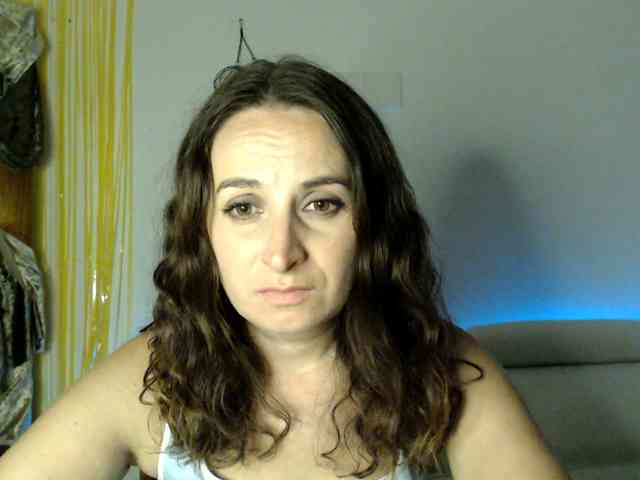 Modella: UWillMarryMyAss