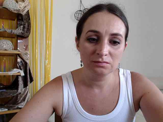 Modella: UWillMarryMyAss
