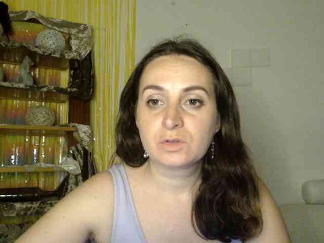 Modella: UWillMarryMyAss