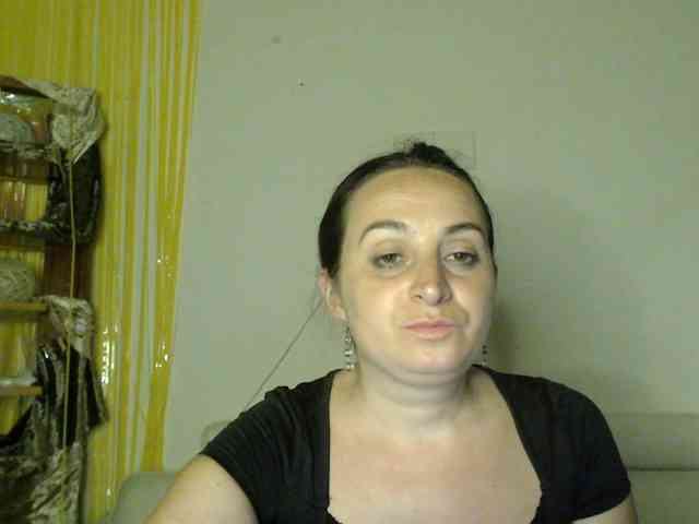 Modella: UWillMarryMyAss