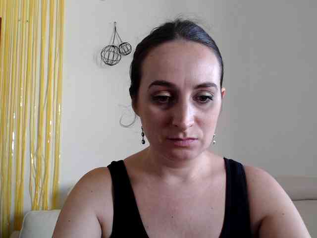 Modella: UWillMarryMyAss