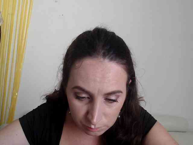 Modella: UWillMarryMyAss