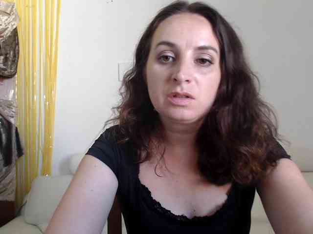 Modella: UWillMarryMyAss