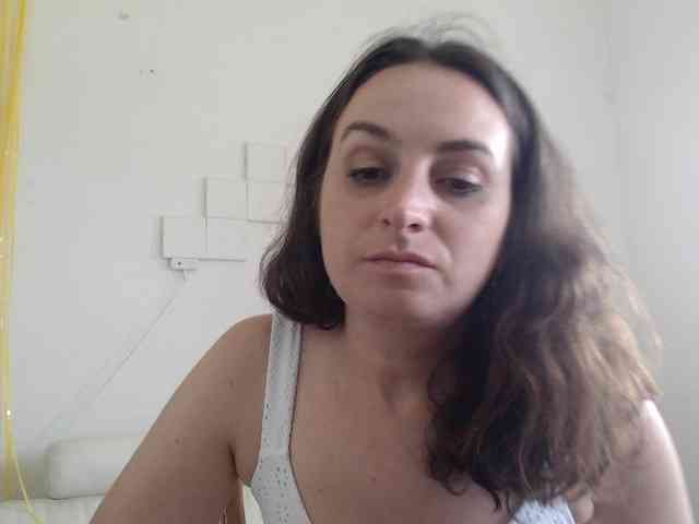 Modella: UWillMarryMyAss