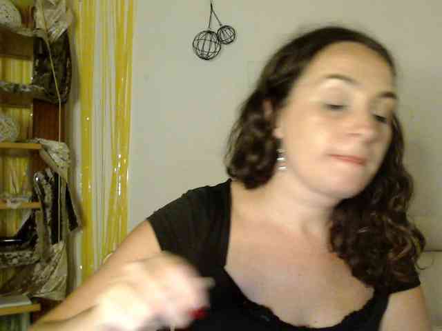 Modella: UWillMarryMyAss