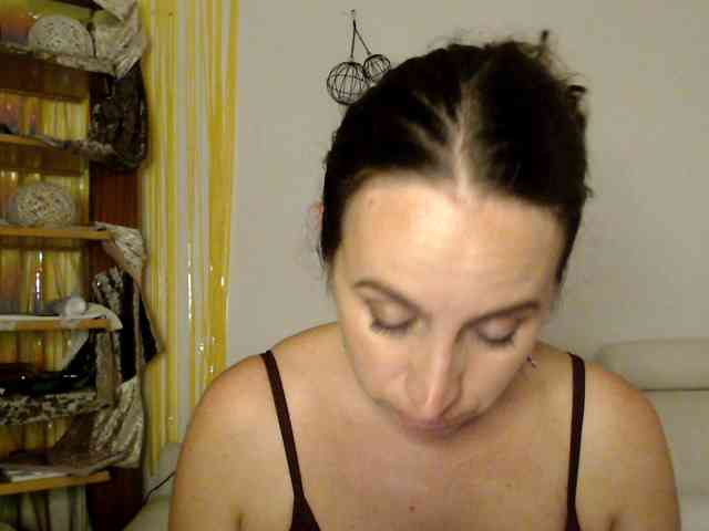 Modella: UWillMarryMyAss