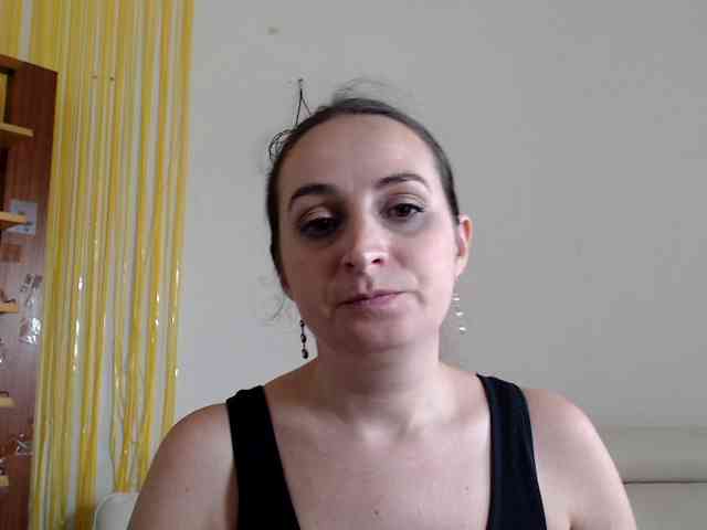 Modella: UWillMarryMyAss