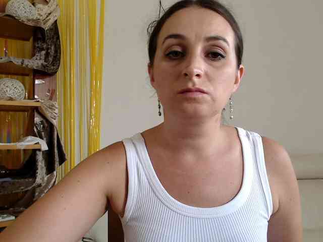 Modella: UWillMarryMyAss