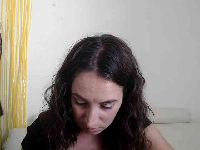 Modella: UWillMarryMyAss