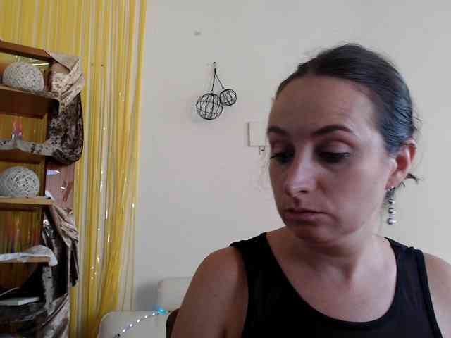 Modella: UWillMarryMyAss