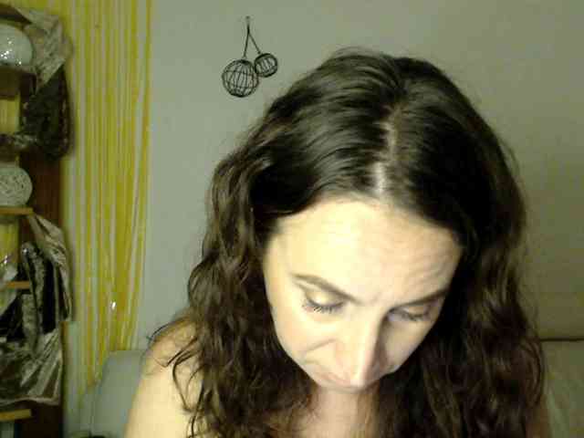 Modella: UWillMarryMyAss