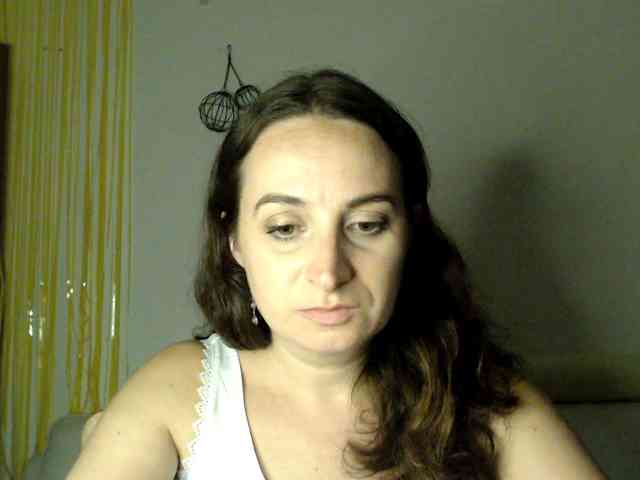 Modella: UWillMarryMyAss