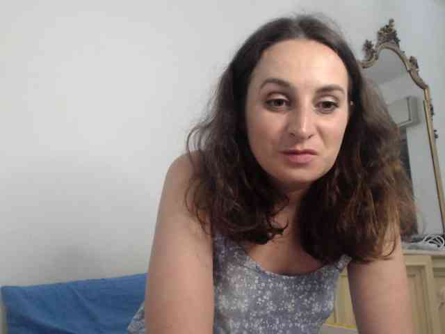 Modella: UWillMarryMyAss