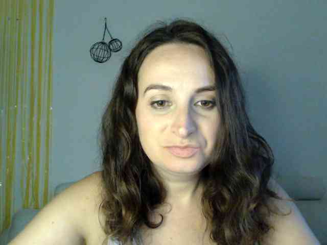 Modella: UWillMarryMyAss