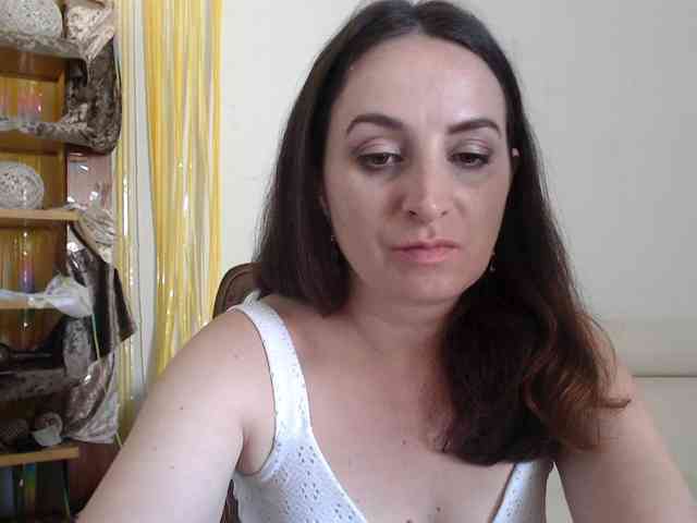 Modella: UWillMarryMyAss