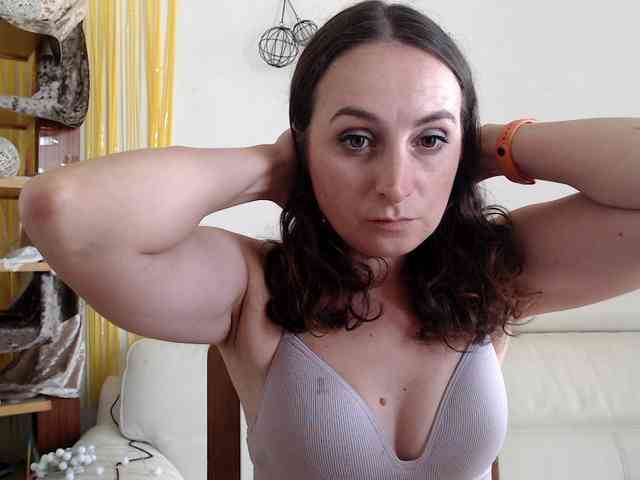 Modella: UWillMarryMyAss