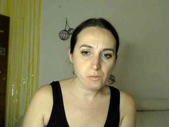 Modella: UWillMarryMyAss