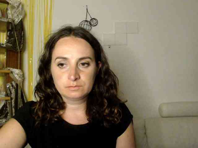 Modella: UWillMarryMyAss