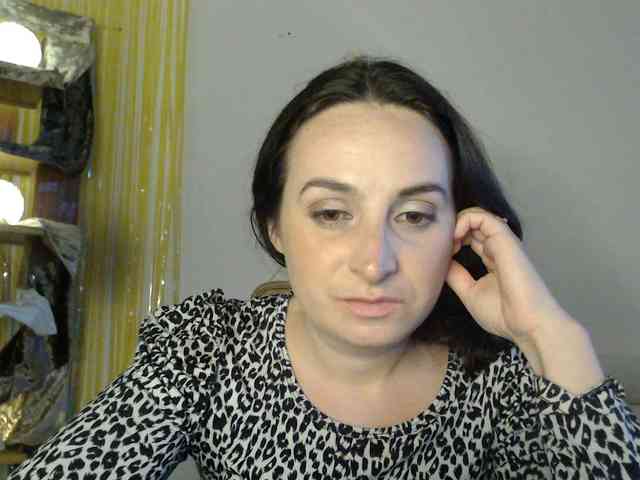 Modella: UWillMarryMyAss