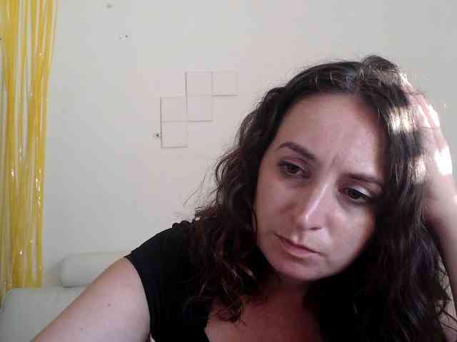 Modella: UWillMarryMyAss