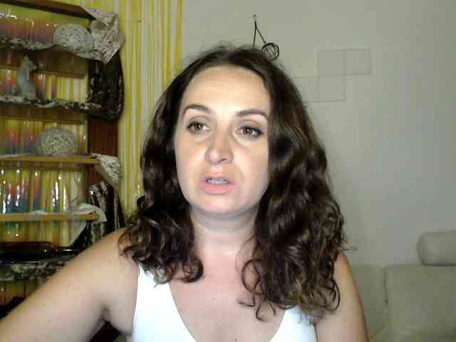 Modella: UWillMarryMyAss