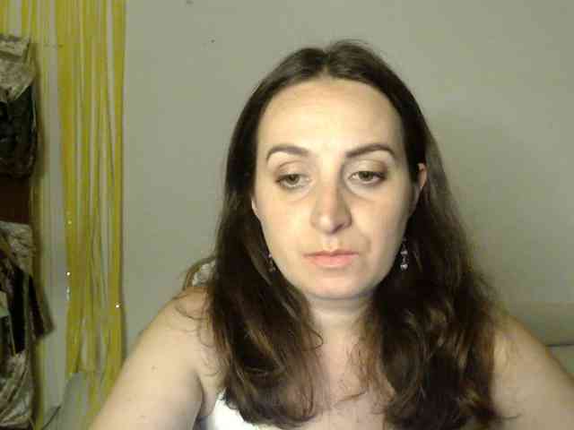 Modella: UWillMarryMyAss