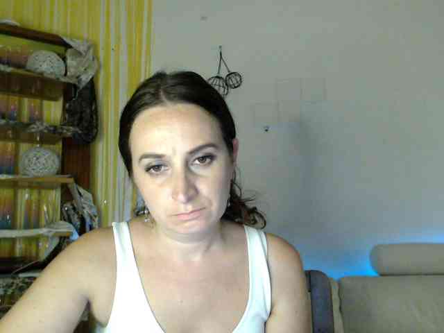 Modella: UWillMarryMyAss