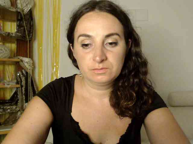 Modella: UWillMarryMyAss