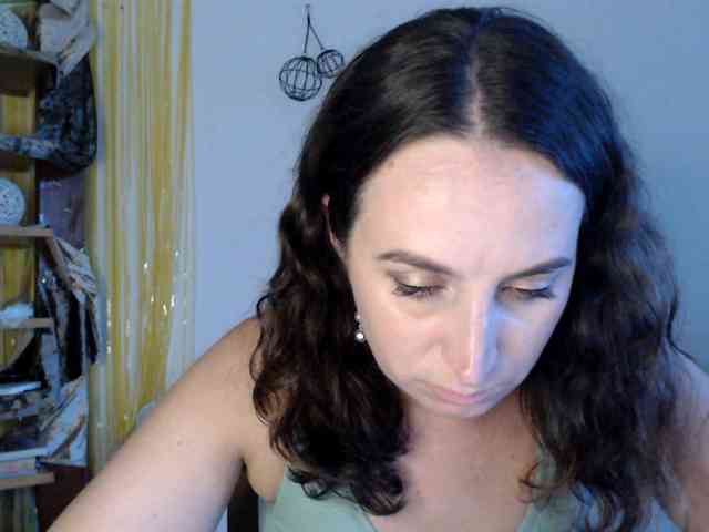 Modella: UWillMarryMyAss
