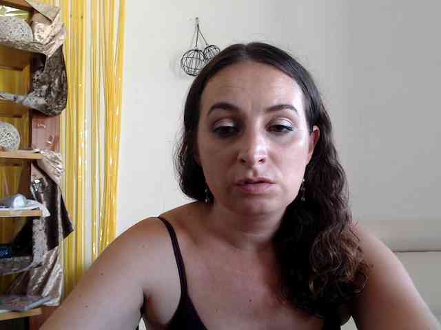 Modella: UWillMarryMyAss