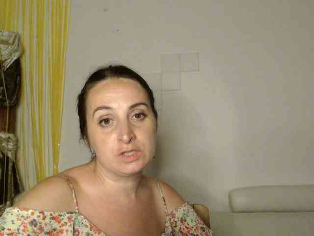 Modella: UWillMarryMyAss
