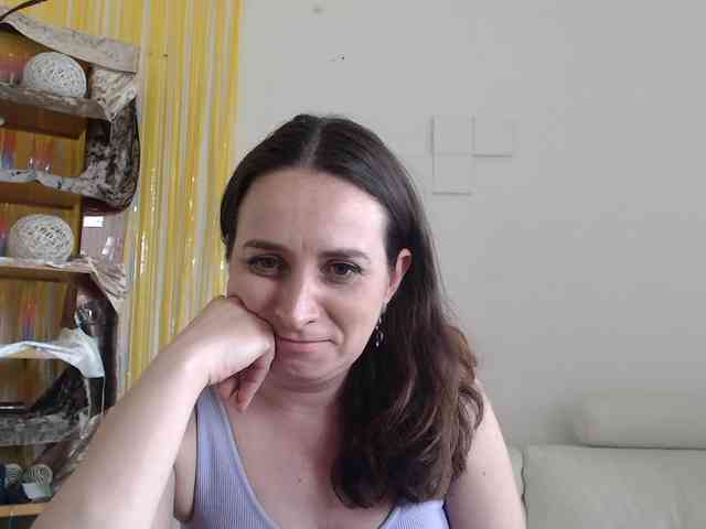 Modella: UWillMarryMyAss