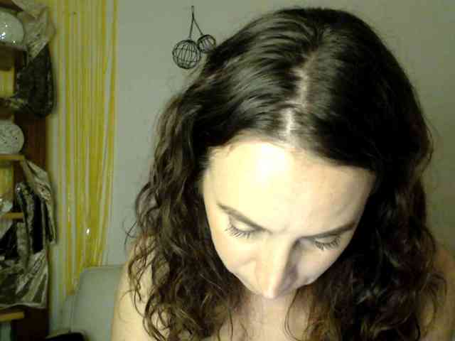 Modella: UWillMarryMyAss