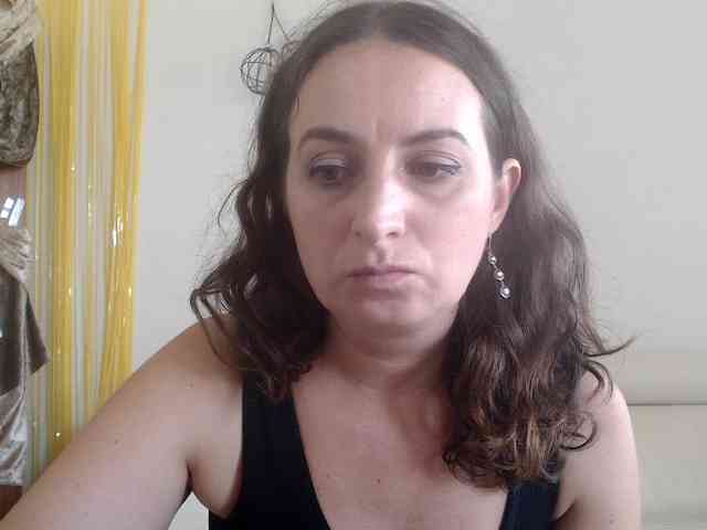 Modella: UWillMarryMyAss